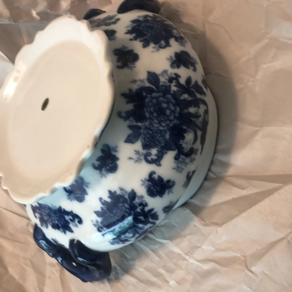 Vintage Chinese Blue & White Porcelain Soup Tureen w/Ladle approx 12.5x10”